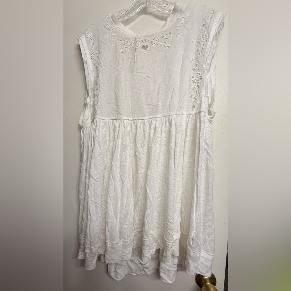 Free People White Embroidered Tunic Top Size S NWT | Boho babydoll shirt